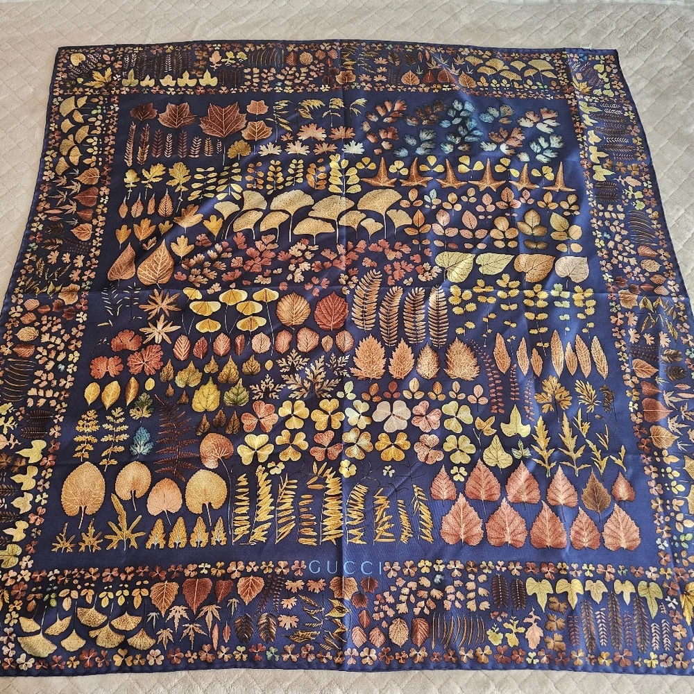 Vintage Gucci Scarf - Picture 2 of 9